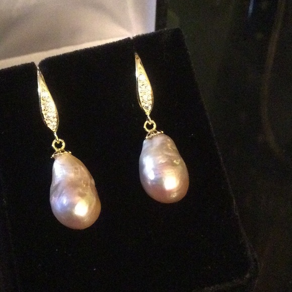 Exquisite Genuine Pinkish Lavender Baroque Pearl Earrings - Picture 4 of 9